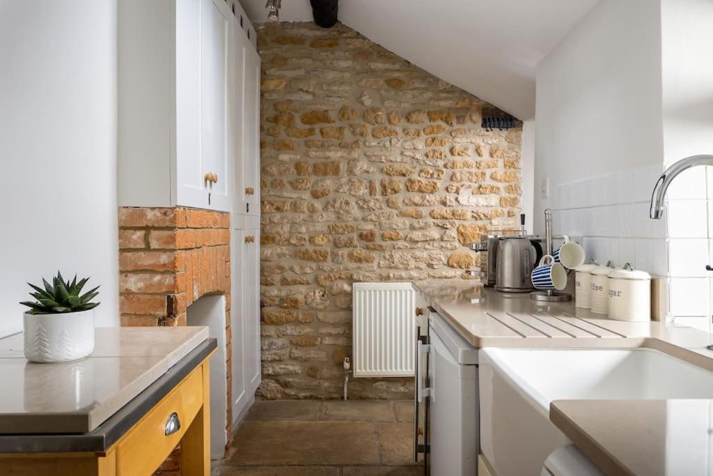 Charming 17Th Century Cotswold Cottage Adlestrop Exteriér fotografie